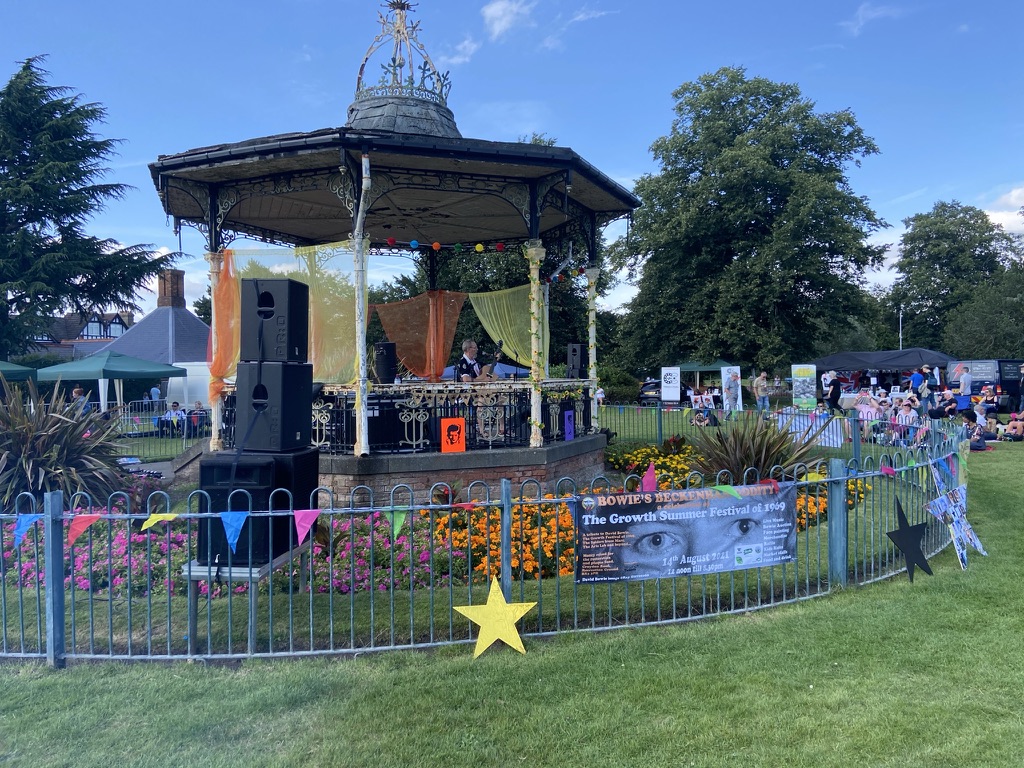 Bowie bandstand