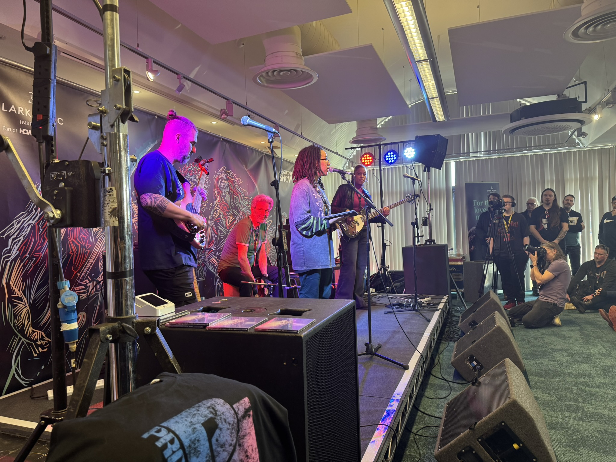 Guitar Show - Keith Ames